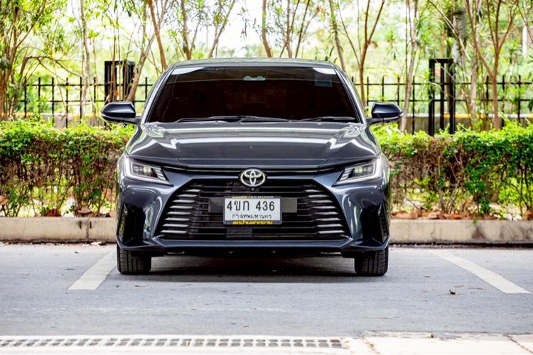 Toyota Yaris ATIV 2023 1.2 Premium Sedan เบนซิน ไม่ติดแก๊ส เกียร์อัตโนมัติ เทา รูปที่ 3