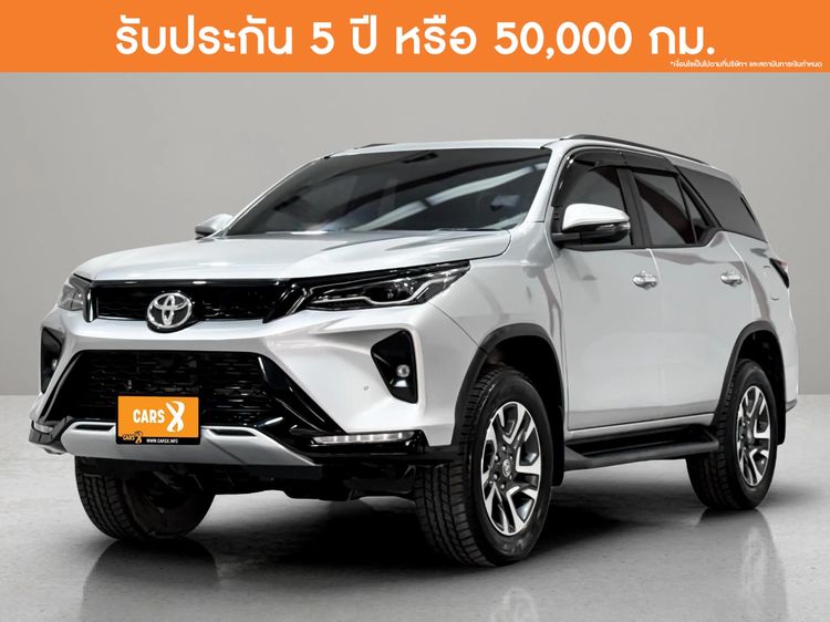 รถ Toyota Fortuner 2.4 Leader G สี บรอนซ์เงิน