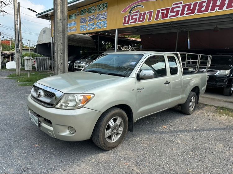 รถ Toyota Hilux Vigo 2.5 J สี บรอนซ์เงิน