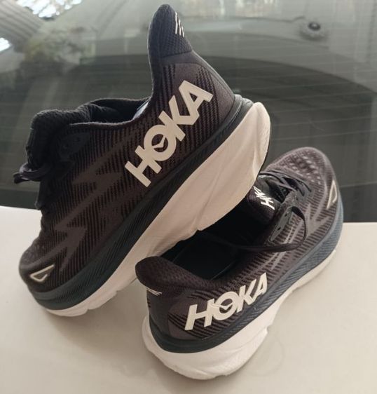 ขายถูก Hoka Clifton 9 สีดำ ขาวนิยม size 44-280cm สภาพสวย ของแท้ รูปที่ 2