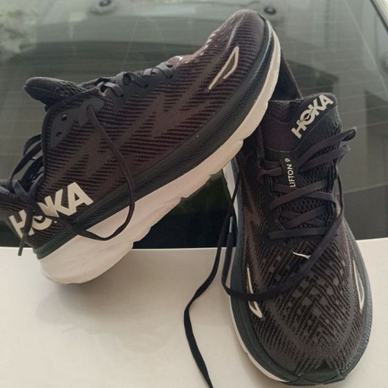 ขายถูก Hoka Clifton 9 สีดำ ขาวนิยม size 44-280cm สภาพสวย ของแท้
