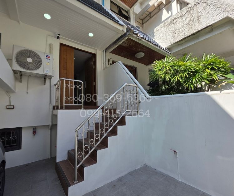Renovated 4 Storey Townhome for rent Sukhumvit