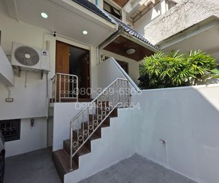 Renovated 4 Storey Townhome for rent Sukhumvit