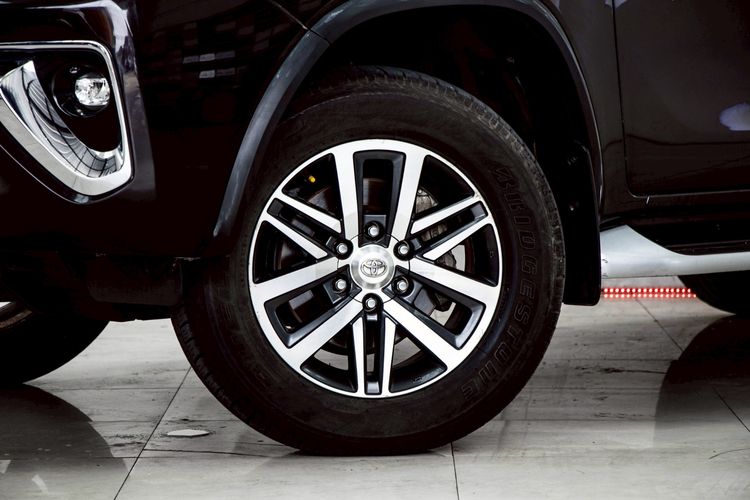 Toyota Fortuner 2019 2.4 G Utility-car ดีเซล ไม่ติดแก๊ส เกียร์อัตโนมัติ น้ำตาล รูปที่ 4