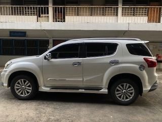 Isuzu MU-X 2017 3.0 4WD Utility-car ดีเซล ไม่ติดแก๊ส เกียร์อัตโนมัติ ขาว รูปที่ 3