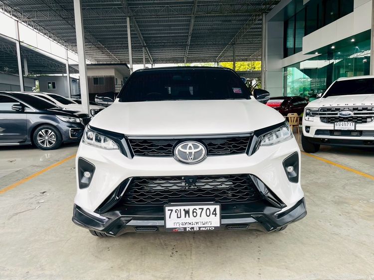 Toyota Fortuner 2021 2.4 Legender Utility-car ดีเซล ไม่ติดแก๊ส เกียร์อัตโนมัติ ขาว รูปที่ 3