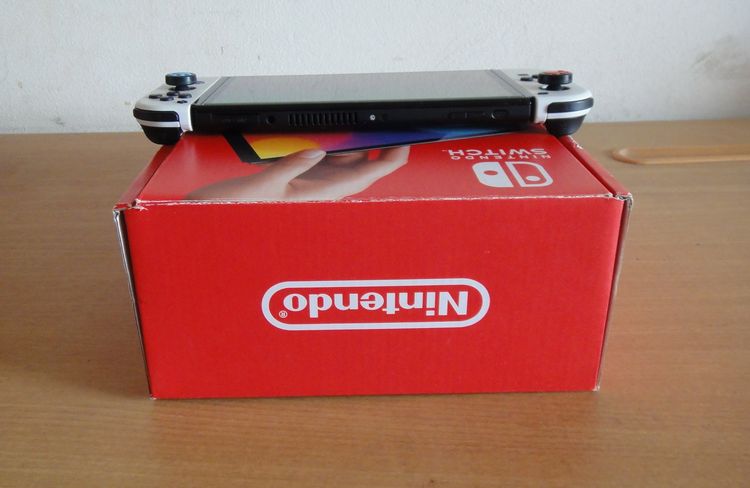 ขาย Nintendo Switch Console OLED White อุปกรณ์ครบกล่อง + Joy Pro Smash Bros. รูปที่ 5
