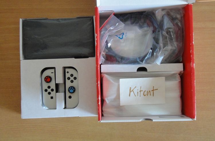 เครื่องเกมส์นินเทนโด เชื่อมต่อไร้สายได้ ขาย Nintendo Switch Console OLED White อุปกรณ์ครบกล่อง + Joy Pro Smash Bros.