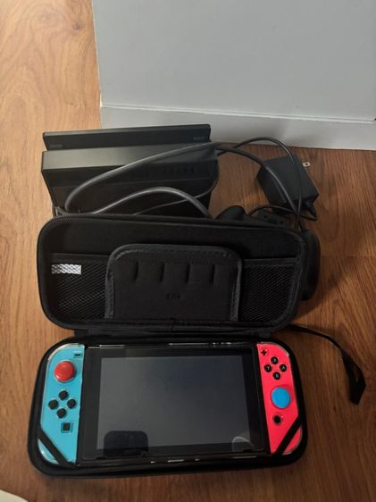 เครื่องเกมส์นินเทนโด เชื่อมต่อไร้สายไม่ได้ Nintendo Switch 1 มือสอง รวมแผ่นเกมส์ 4 แผ่น