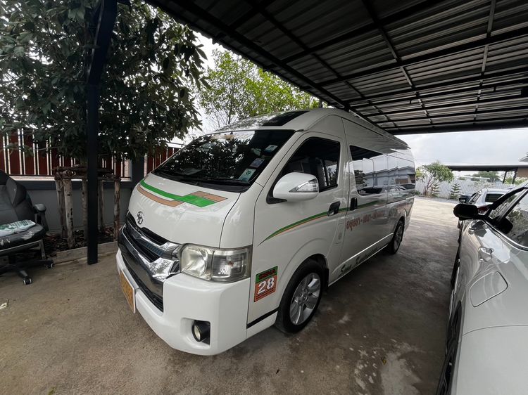 Toyota Commuter 2016 2.7 Van เบนซิน LPG เกียร์ธรรมดา ขาว รูปที่ 2