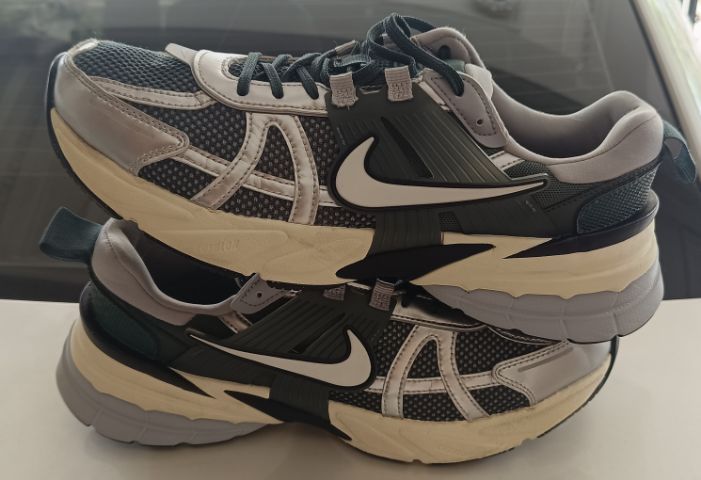 ขาย Nike V2K Run นิยม size44-280cm สภาพเหมือนใหม่ ของแท้ รูปที่ 2