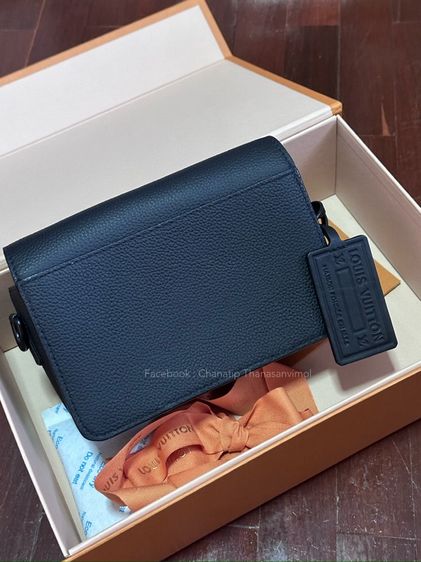 💯แท้ช็อป♻️มือสอง — Louis Vuitton กระเป๋าแบบสะพายรุ่น Fastline รูปที่ 2