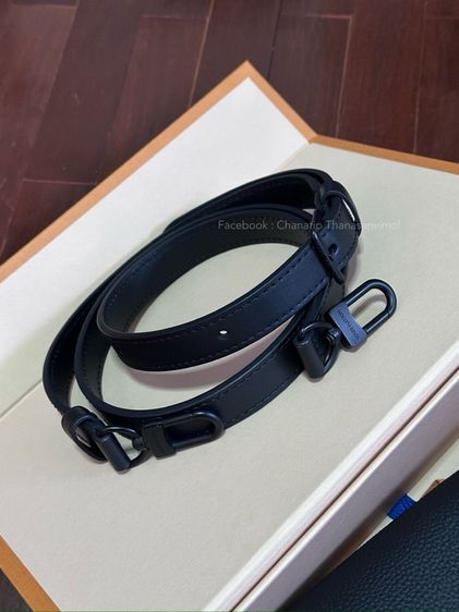 💯แท้ช็อป♻️มือสอง — Louis Vuitton กระเป๋าแบบสะพายรุ่น Fastline รูปที่ 4