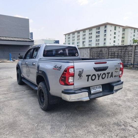 รถ Toyota Hilux Revo Double Cab 2.4 Mid Prerunner สี บรอนซ์เงิน