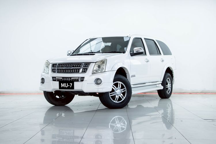 รถ Isuzu MU-7 3.0 Primo สี ขาว
