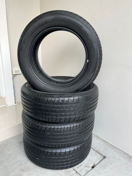 ยางรถยนต์ Yokohama BluEarth-XT AE61  215 60R17 96H (ERYYYY4623) 4 เส้น
