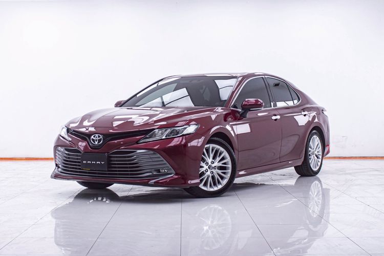 รถ Toyota Camry 2.0 G สี แดง