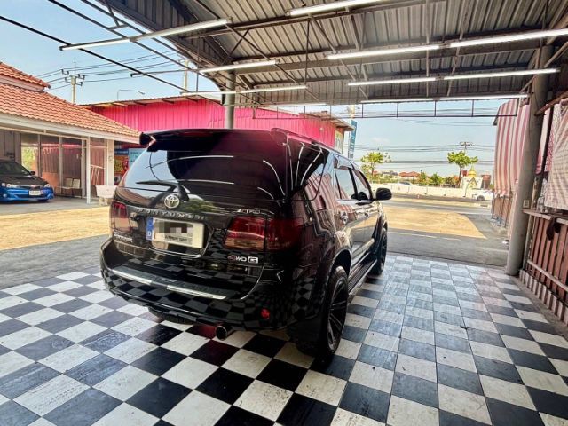 รถ Toyota Fortuner 3.0 G 4WD สี ดำ