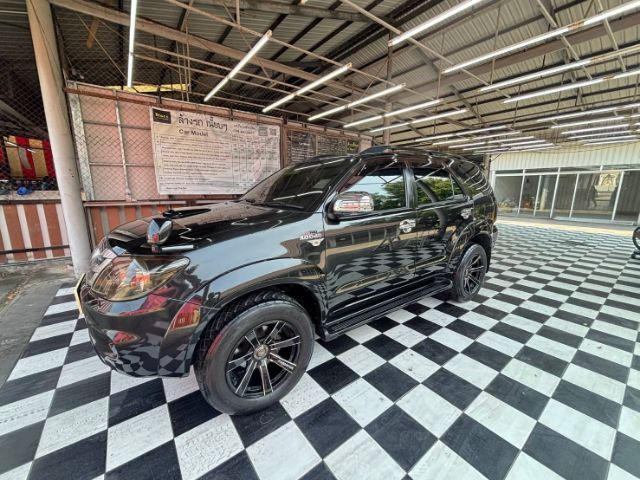 Toyota Fortuner 2007 3.0 G 4WD ดีเซล เกียร์ธรรมดา ดำ รูปที่ 2