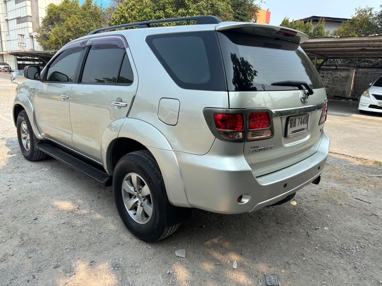 Toyota Fortuner 2006 3.0 V 4WD Utility-car ดีเซล เกียร์อัตโนมัติ บรอนซ์เงิน รูปที่ 4