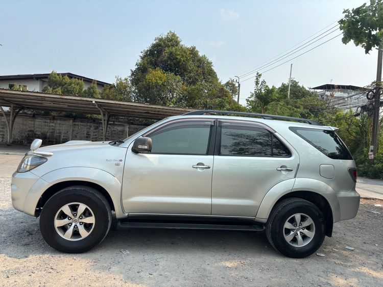 Toyota Fortuner 2006 3.0 V 4WD Utility-car ดีเซล เกียร์อัตโนมัติ บรอนซ์เงิน รูปที่ 3