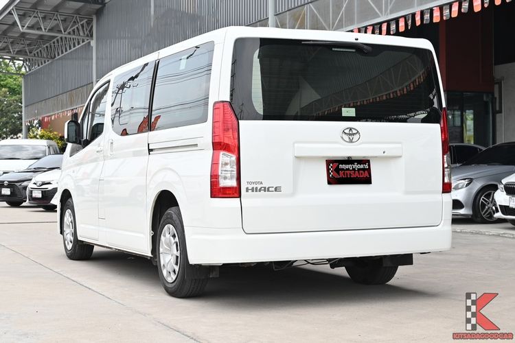 Toyota Hiace 2022 2.8 GL Van ดีเซล ไม่ติดแก๊ส เกียร์ธรรมดา ขาว รูปที่ 3