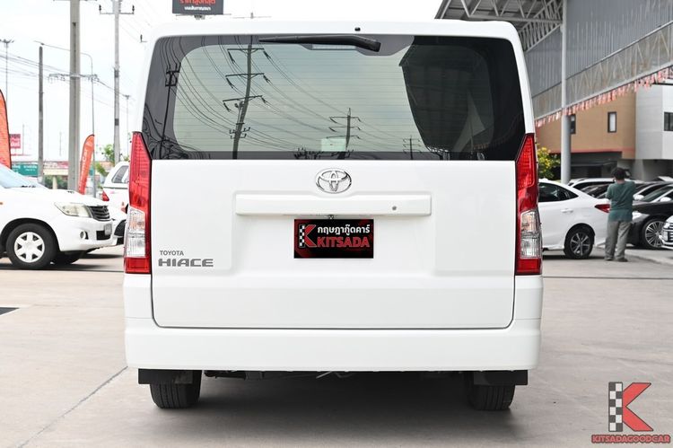 Toyota Hiace 2022 2.8 GL Van ดีเซล ไม่ติดแก๊ส เกียร์ธรรมดา ขาว รูปที่ 4