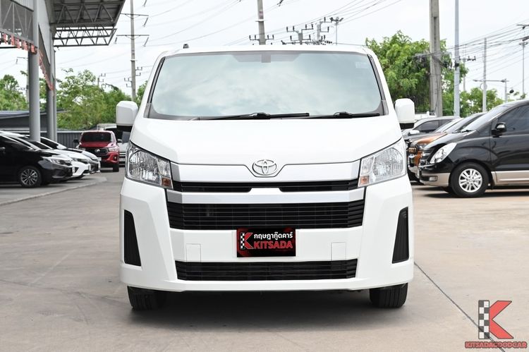 Toyota Hiace 2022 2.8 GL Van ดีเซล ไม่ติดแก๊ส เกียร์ธรรมดา ขาว รูปที่ 2