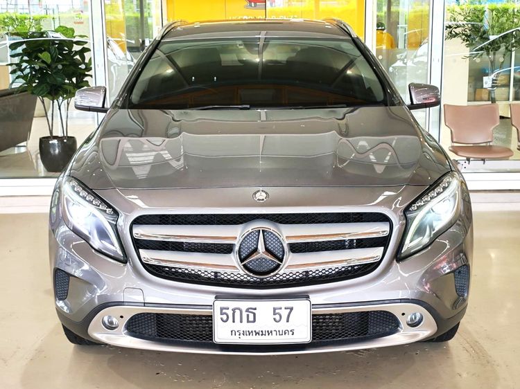 รถ Mercedes-Benz GLA-Class GLA200 สี เทา