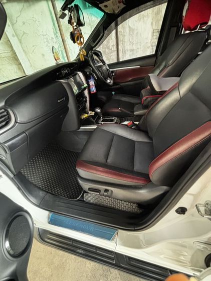 Toyota Fortuner 2022 2.4 Leader V ดีเซล เกียร์อัตโนมัติ ขาว รูปที่ 3