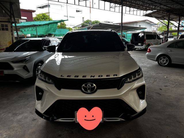 Toyota Fortuner 2022 2.4 Leader V ดีเซล เกียร์อัตโนมัติ ขาว รูปที่ 2