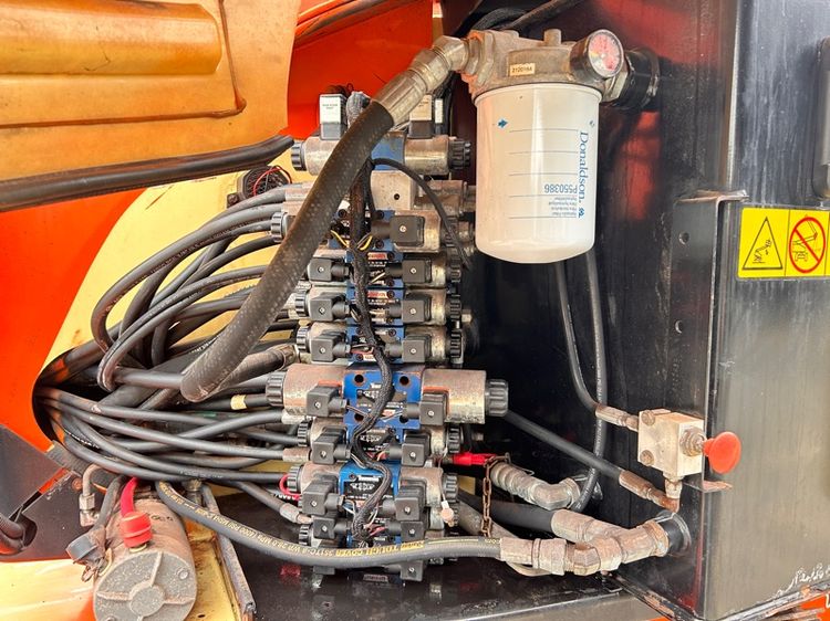 ขายรถกระเช้าบูม JLG รุ่น 600AJ ความสูง 18.3 เมตร รถเก่านอก  รูปที่ 11