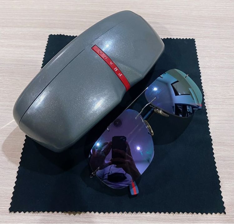 แว่นตากันแดด Prada อุปกรณ์ครบ รูปที่ 4