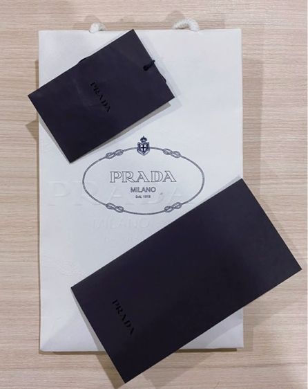 แว่นตากันแดด Prada อุปกรณ์ครบ รูปที่ 3