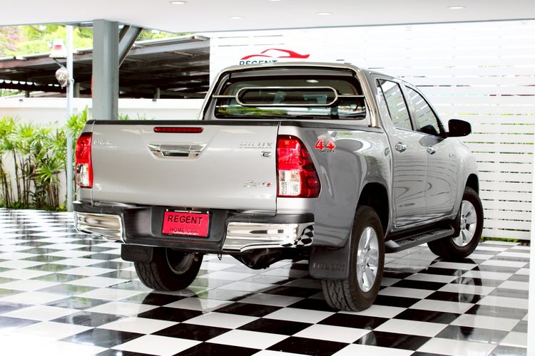 Toyota Hilux Revo 2018 2.4 E Plus 4WD Pickup ดีเซล ไม่ติดแก๊ส เกียร์ธรรมดา เงิน รูปที่ 4