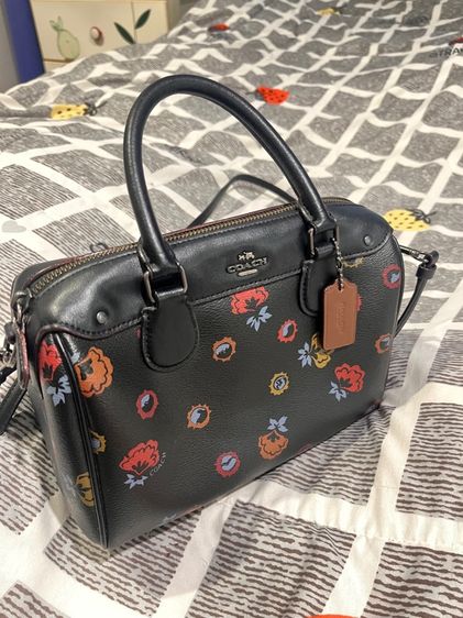 ปล่อย Coach Mini ลายดอกผสมกราฟฟิก น่ารัก