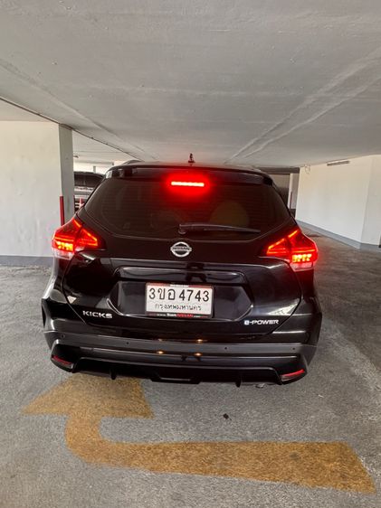 รถ Nissan Kicks 1.2 V สี ดำ