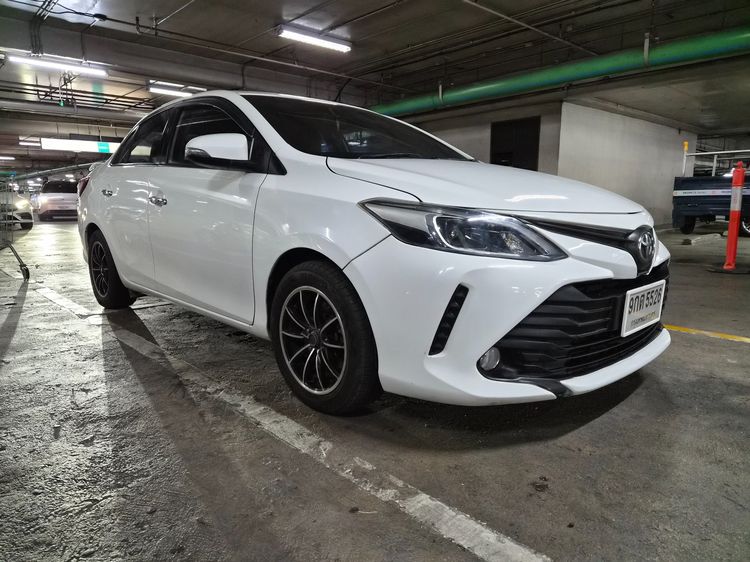 รถ Toyota Vios 1.5 G สี ขาว