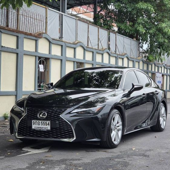 รถ Lexus IS300h 2.5 Luxury สี ดำ