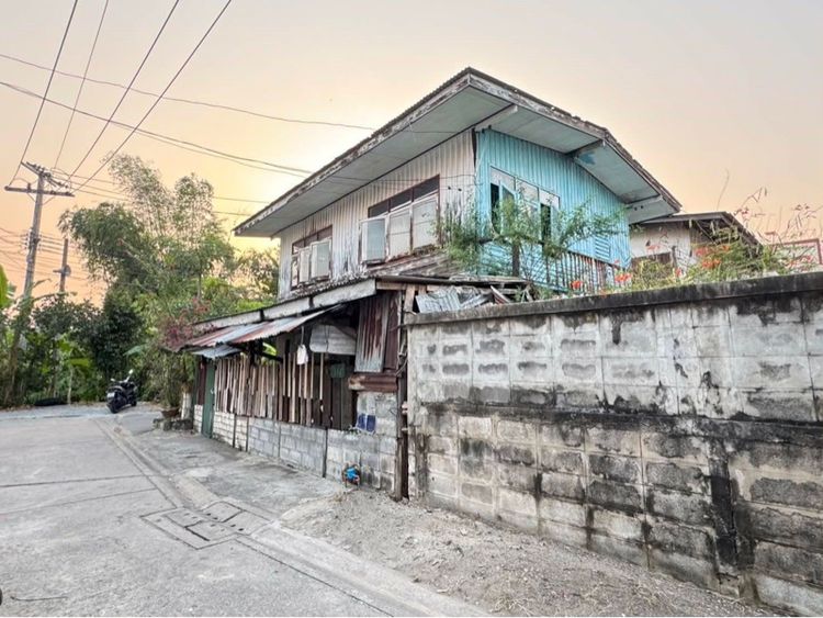 ขายที่ดิน ซอยเพชรเกษม48 พร้อมบ้านไม้เก่า 2 ชั้น 