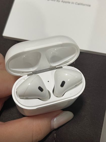 Airpods 2 with charging case รุ่นที่2 รูปที่ 4