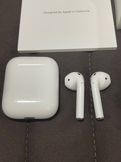 Airpods 2 with charging case รุ่นที่2 รูปที่ 2