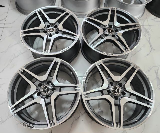ล้อ AMG Benz ขอบ19 ลาย63 สีทูโทนเงาตาแตก 5รู112 กว้าง8.5-9.5 ET45 สภาพใหม่กริ้บๆ ใส่ตรงรุ่น Benz และใส่รถรุ่นอื่นๆถามได้ครับ
พร้อมเปลี่ยน