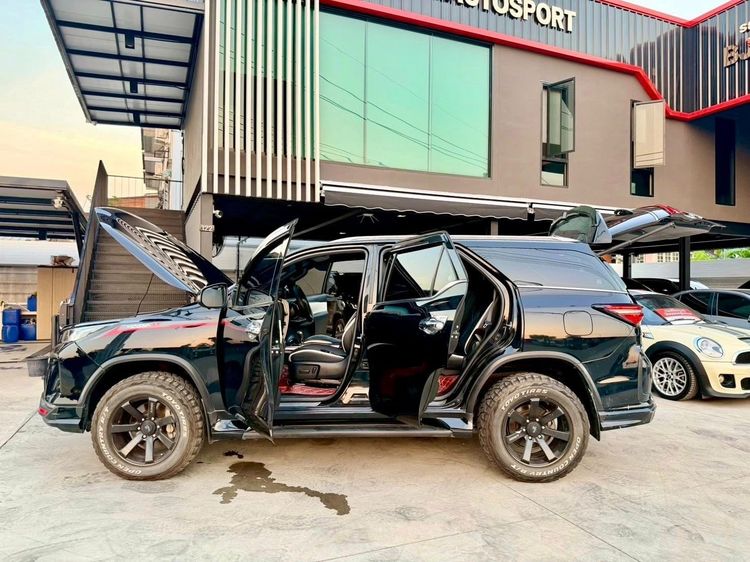 Toyota Fortuner 2022 2.8 Legender 4WD 60th Anniversary Utility-car ดีเซล ไม่ติดแก๊ส เกียร์อัตโนมัติ ดำ
