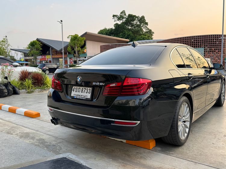 BMW Series 5 2015 528i Sedan เบนซิน ไม่ติดแก๊ส เกียร์อัตโนมัติ ดำ รูปที่ 4