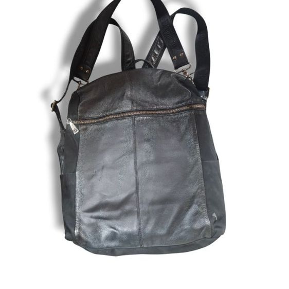 Elegance (หรือ Elegance Paris) กระเป๋าเป้ ฐ13.5cm 15cm.  รูปที่ 2