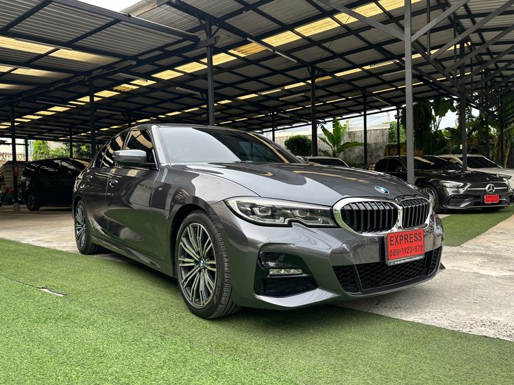 รถ BMW Series 3 320d สี เทา