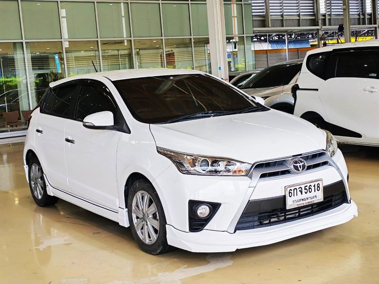 รถ Toyota Yaris 1.2 G สี ขาว
