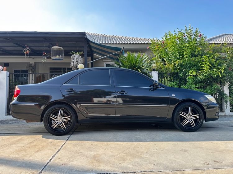 รถ Toyota Camry 2.0 E สี ดำ
