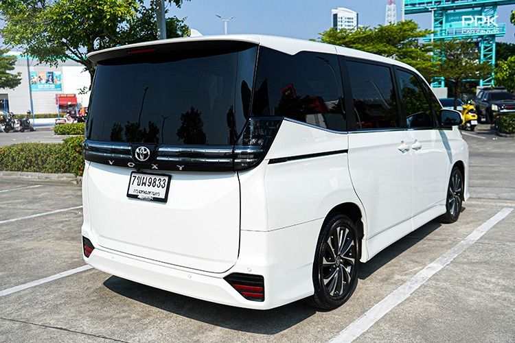 Toyota Voxy 2022 2.0 ZS Van เบนซิน ไม่ติดแก๊ส เกียร์อัตโนมัติ ขาว รูปที่ 4